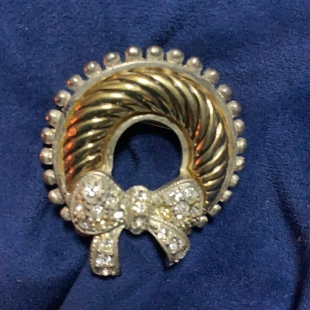 BEAUTIFUL VINTAGE BROOCH